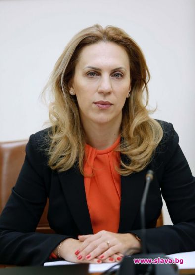 Вицепремиерът и министър на туризма Марияна Николова днес ще изпрати