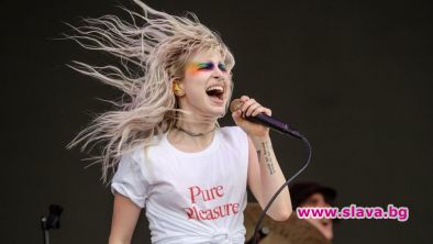 Вокалистката на групата Paramore Хейли Уилямс обяви новия си