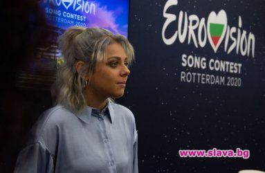 Певицата Виктория разкри имената на песните от първия си албум