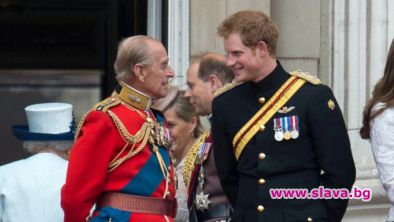 Британският принц Хари пристигна във Великобритания без съпругата си Меган