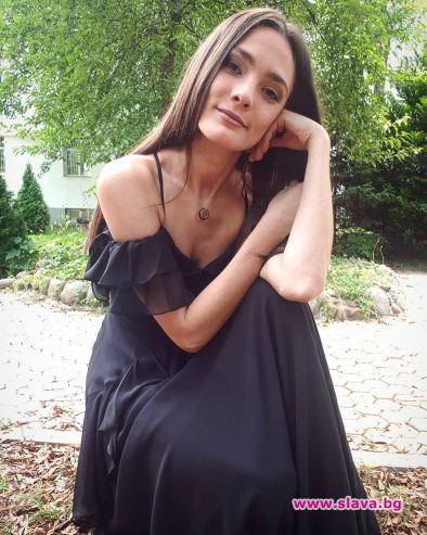 Младата българска актриса Лорина Камбурова е починала, съобщиха нейни близки