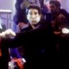 Ед Шийрън зае мястото на Дейвид Шуимър в прословутия танц на Рос и Моника в „Приятели“ 