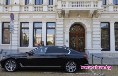 Луксозният автомобил на предишния главен изпълнителен директор на Българската банка