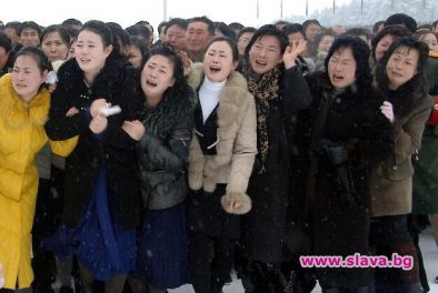 На севернокорейците е забранено да се смеят или пият в