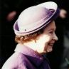 Кралицата се усмихва от радост с принц Филип в Сандрингам на новооткрити снимки