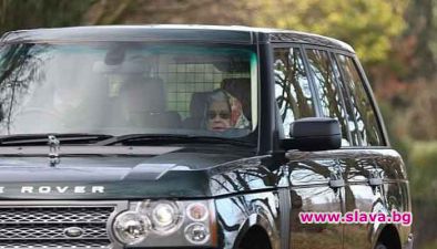 Кралицата изпрати собствената си кола, за да вземе Хари и Меган след пристигането им с частен самоле