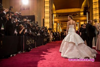 Какво се случва с роклите след Оскарите