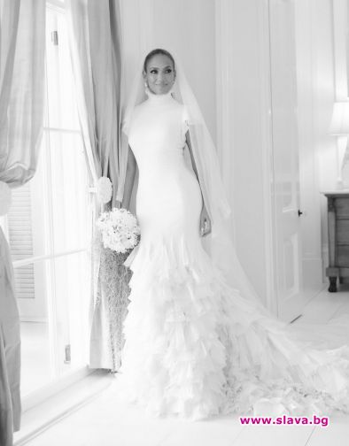 Дженифър Лопес и списание Vogue разпространиха първи кадри от сватбения