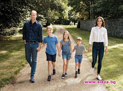 Британският принц Уилям и съпругата му Кейт Мидълтън публикуваха картичката