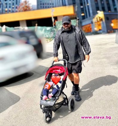 Костинбродския славей Азис тренира с бебе номер 3 В социалните