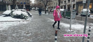 Б Бонев кълнеше за непочистени тротоари но при новия кмет ледената