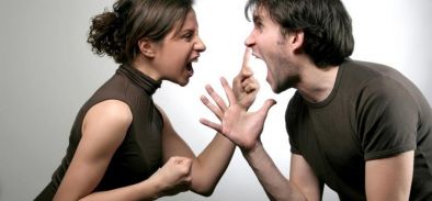 Как да спечелите спор с жена:1. Мълчете.2. Прегърнете я.3. Целунете