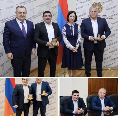Шампионите в борбата Армен Назарян и Вагинак Галустян са наградени