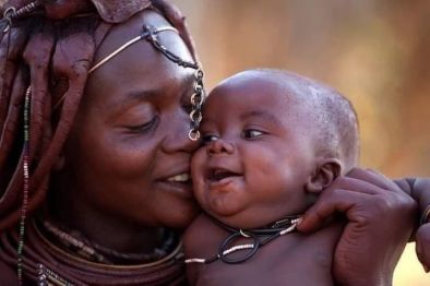 Мистерията на племето Химба, или как всяко дете има своя песен, когато се роди