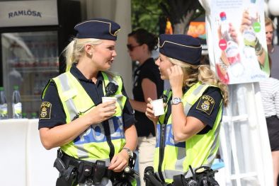 В Швеция избухна голям скандал около десетки служителки на полицията,