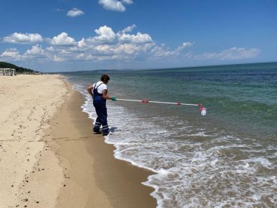Министър Милошев посети плажа Шкорпиловци заедно с колегите си и