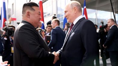 В сряда севернокорейският лидер Ким Чен Ун посрещна руския президент