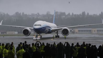 Самолет Boeing 777 на нидерландската авиокомпания KLM е бил принуден