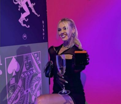 ТВ звездата Натали Трифонова присъства на бляскаво парти в Ню