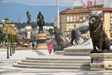 Славяноезичния народ в днешна Северна Македония говори български диалект Македонският