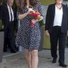 Кейт Мидълтън посети център за деца "Бруукхил" в Лондон, облечена с рокля за 59 долара.