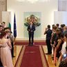 Президентът Румен Радев посреща абитуриентите в неравностойно положение в Гербова зала.