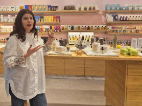 slava.bg : Парфюмните портрети в Alchemista стартираха с оперната дива Мила Михова slava.bg : Парфюмните портрети в Alchemista стартираха с оперната дива Мила Михова