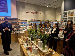 slava.bg : Парфюми с аромат на кожа, на тамян и на млад канабис: Новите хитове на сезона