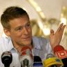 Брайън Адамс преследван от румънци