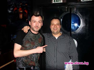 Любо празнува предколедно с приятелите си от “Център за музикални изкуства“