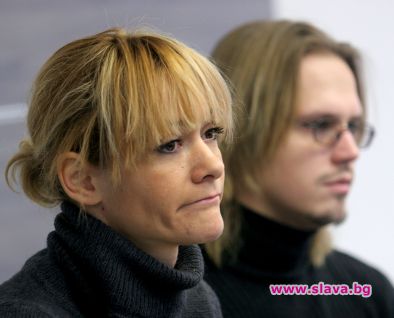 Денкова : Подадох оставка, за да съм до Максим