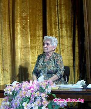 Почина Вълкана Стоянова