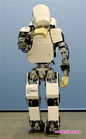 Робот показва човешки емоции