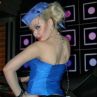 Пламена от  Music Idol промотира шапки