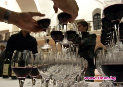 Книжарница прибави вино към каталога си