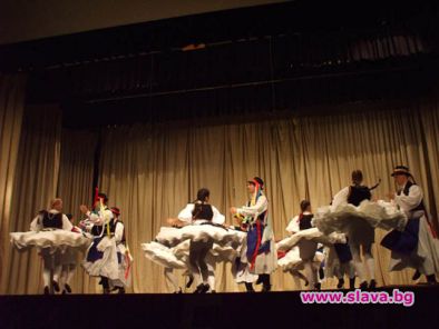 Робот жъне успехи на театралната сцена в Корея