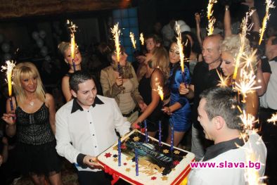 Клубът на елита  Син Сити  отпразнува  20-ти рожден ден на фирма Пайнер със зашеметяващ купон!