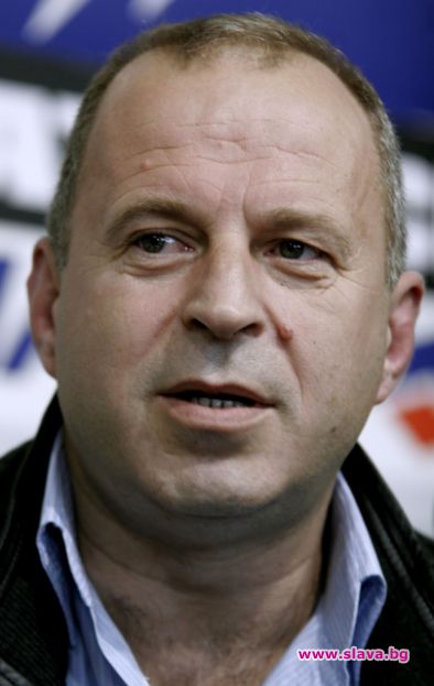 Юри Галев почина