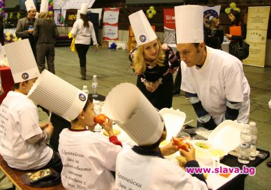 Даниела Владимирова и Лео, от ТВ7 учат деца как да се хранят здравословно