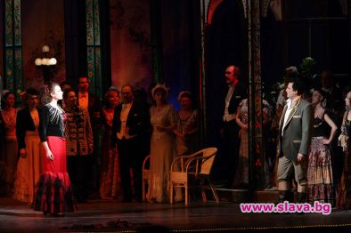 Звездите на Музикалния театър в международния гала-концерт „60 години Национална оперета – Букурещ”.