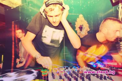 Парти в неделя следобeд за алтернативните клубни фенове.