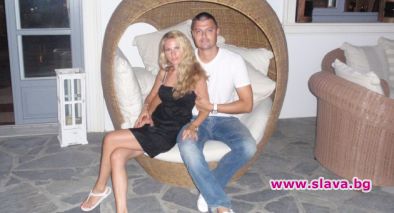 Бареков се събра с жена си