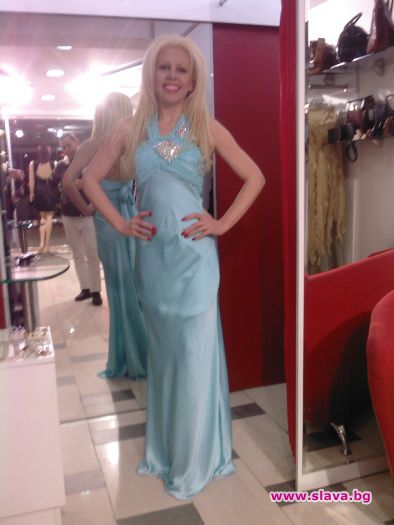 Откраднаха роклята за новия клип на Луна 