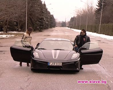 Ива Дойчинова спипана да шофира лъскаво „Ферари” без книжка