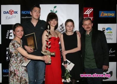 Василена Радева грабна наградата за изкуство 