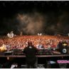 Карл Кокс разпиля 10 000 души на Cacao Beach