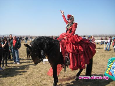 Мира Бъчварова ще яхне коня на Бойко Борисов