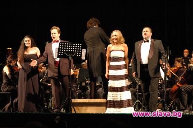 „Звездите на руската опера” впечатлиха с майсторство 