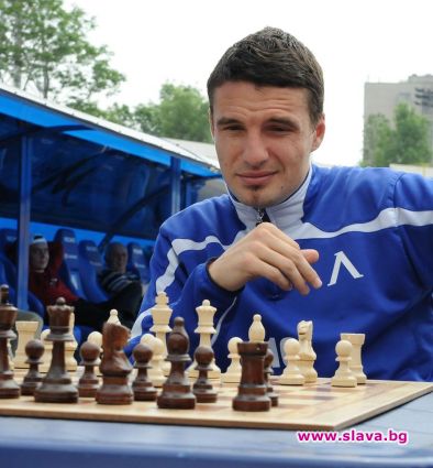 Капитанът на Левски удари греда за кмет