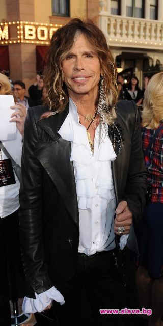 Стивън Тайлър падна в банята  